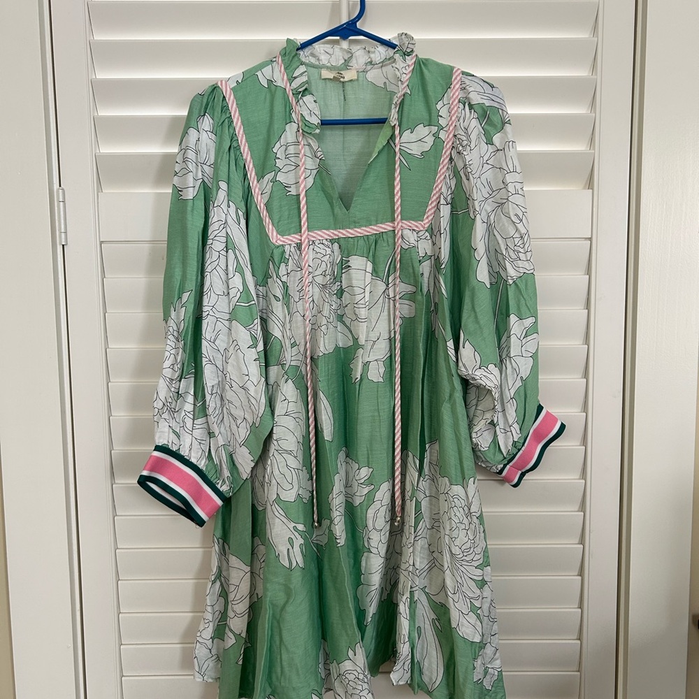 Entro Green and White Floral Midi Dress